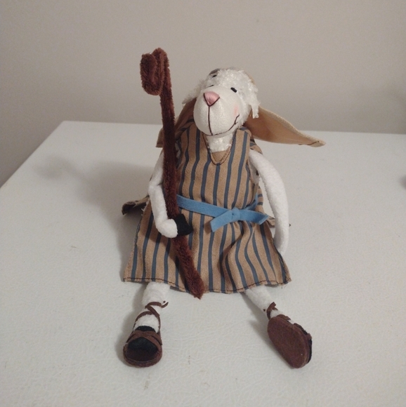 Daysprings Hallmark really woolly nativity shepherd sheep Jake plush - Picture 1 of 6